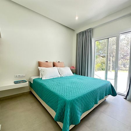 Splash Suites With Private Pools 尼基亚娜 外观 照片