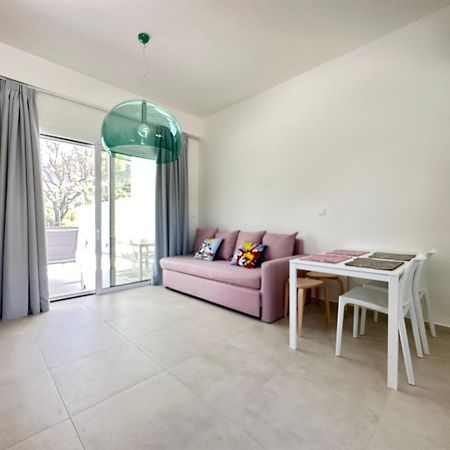 Splash Suites With Private Pools 尼基亚娜 外观 照片