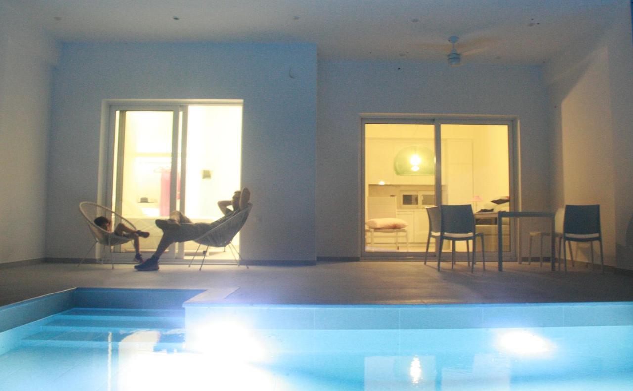 Splash Suites With Private Pools 尼基亚娜 外观 照片