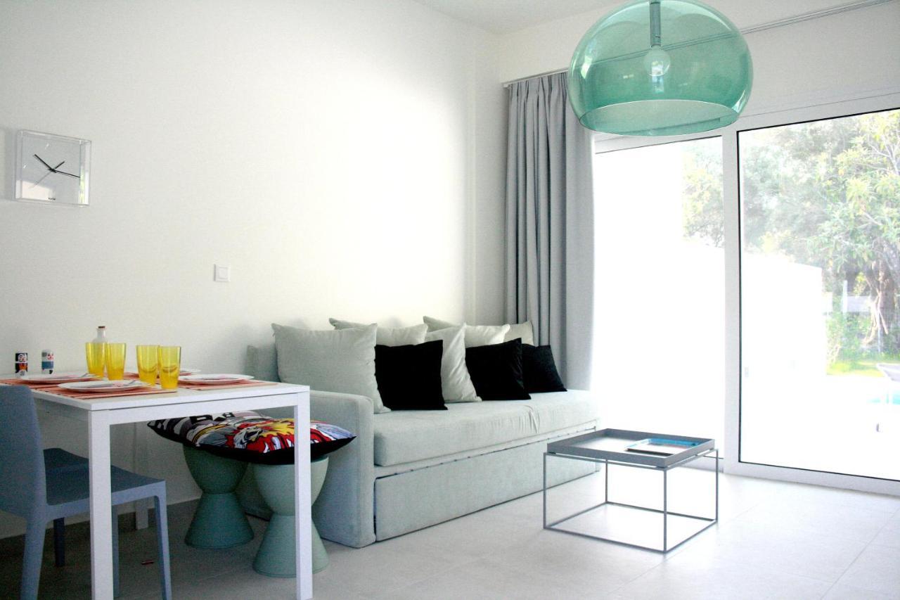 Splash Suites With Private Pools 尼基亚娜 外观 照片