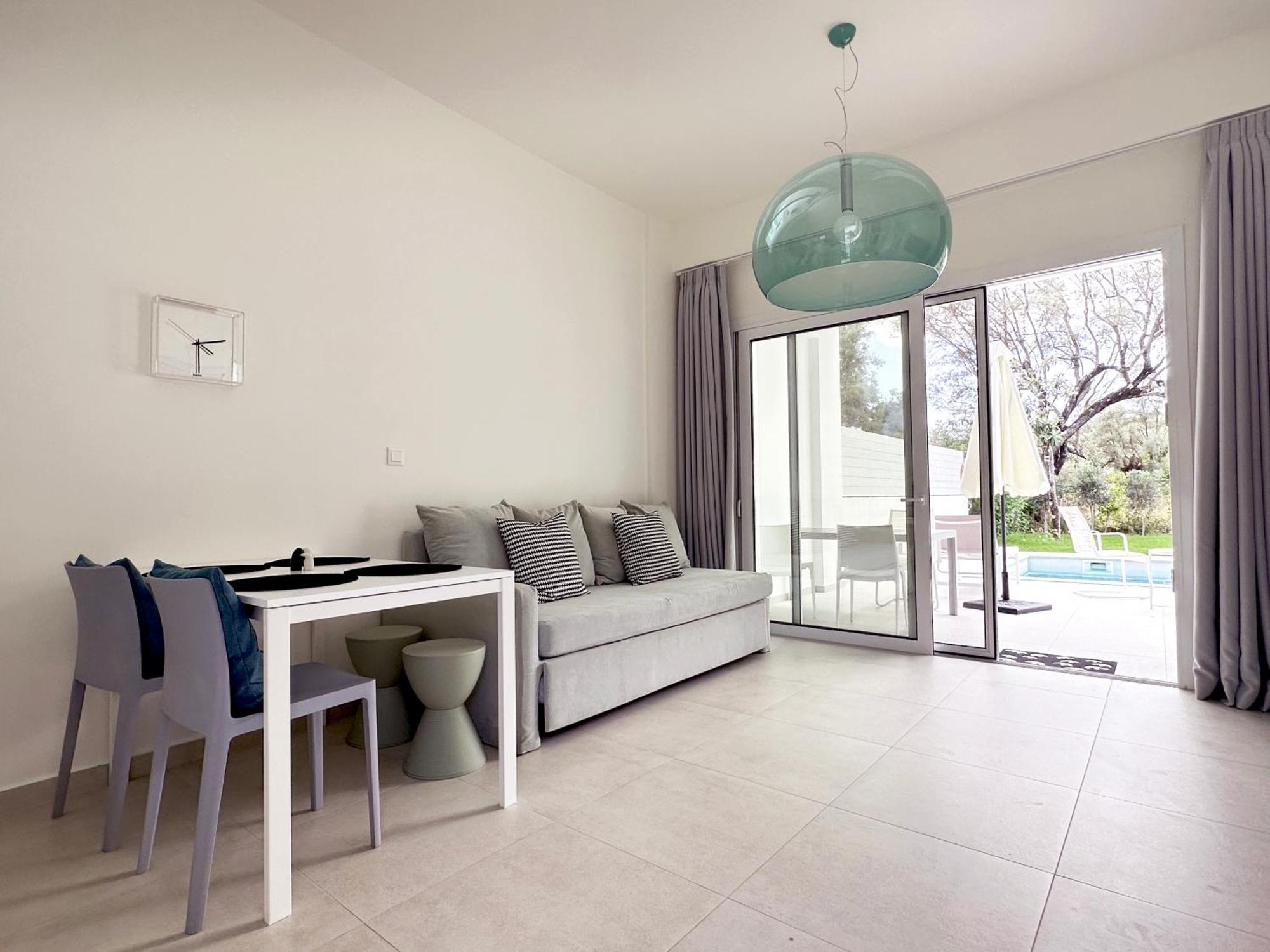 Splash Suites With Private Pools 尼基亚娜 外观 照片