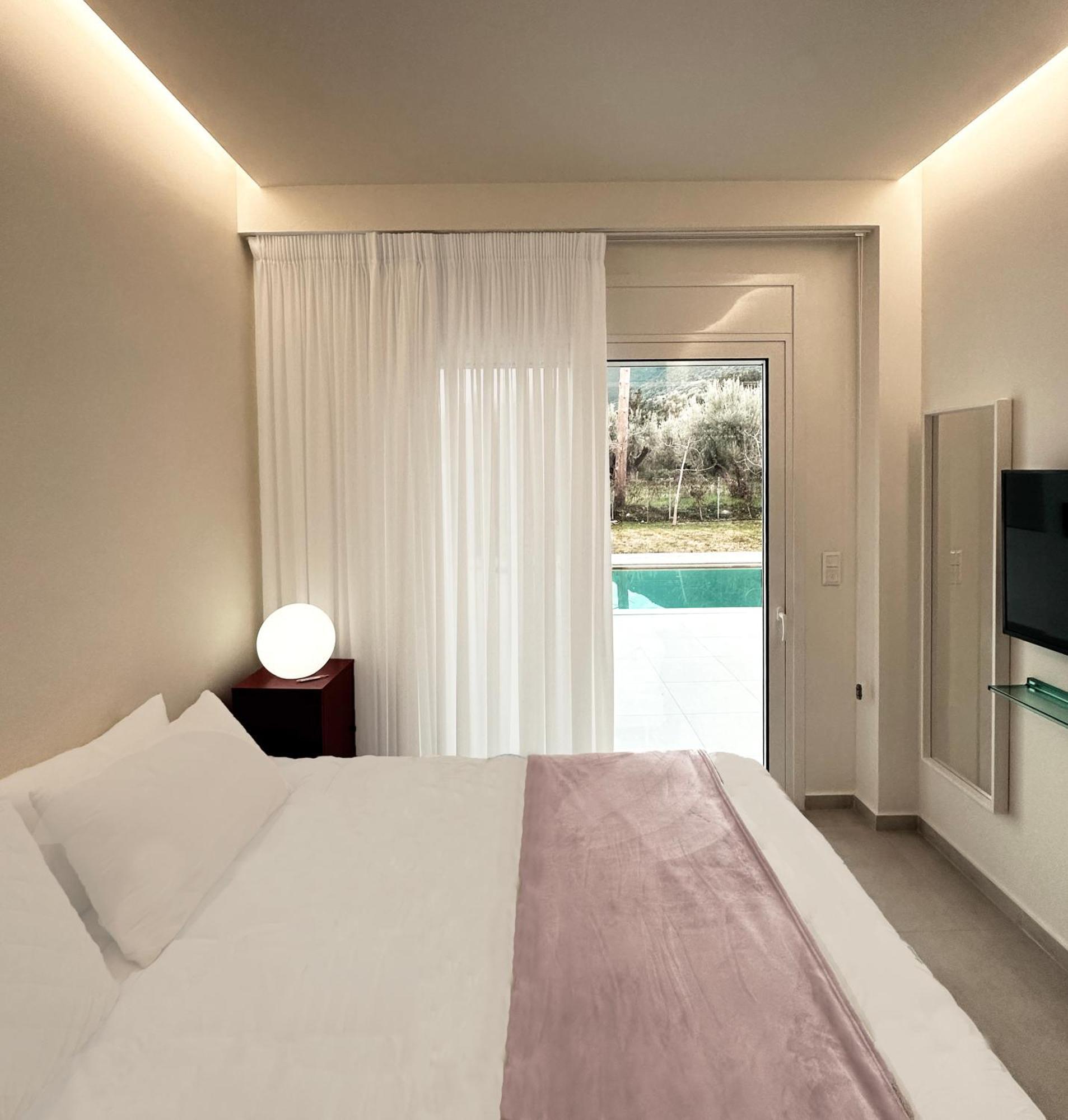 Splash Suites With Private Pools 尼基亚娜 外观 照片