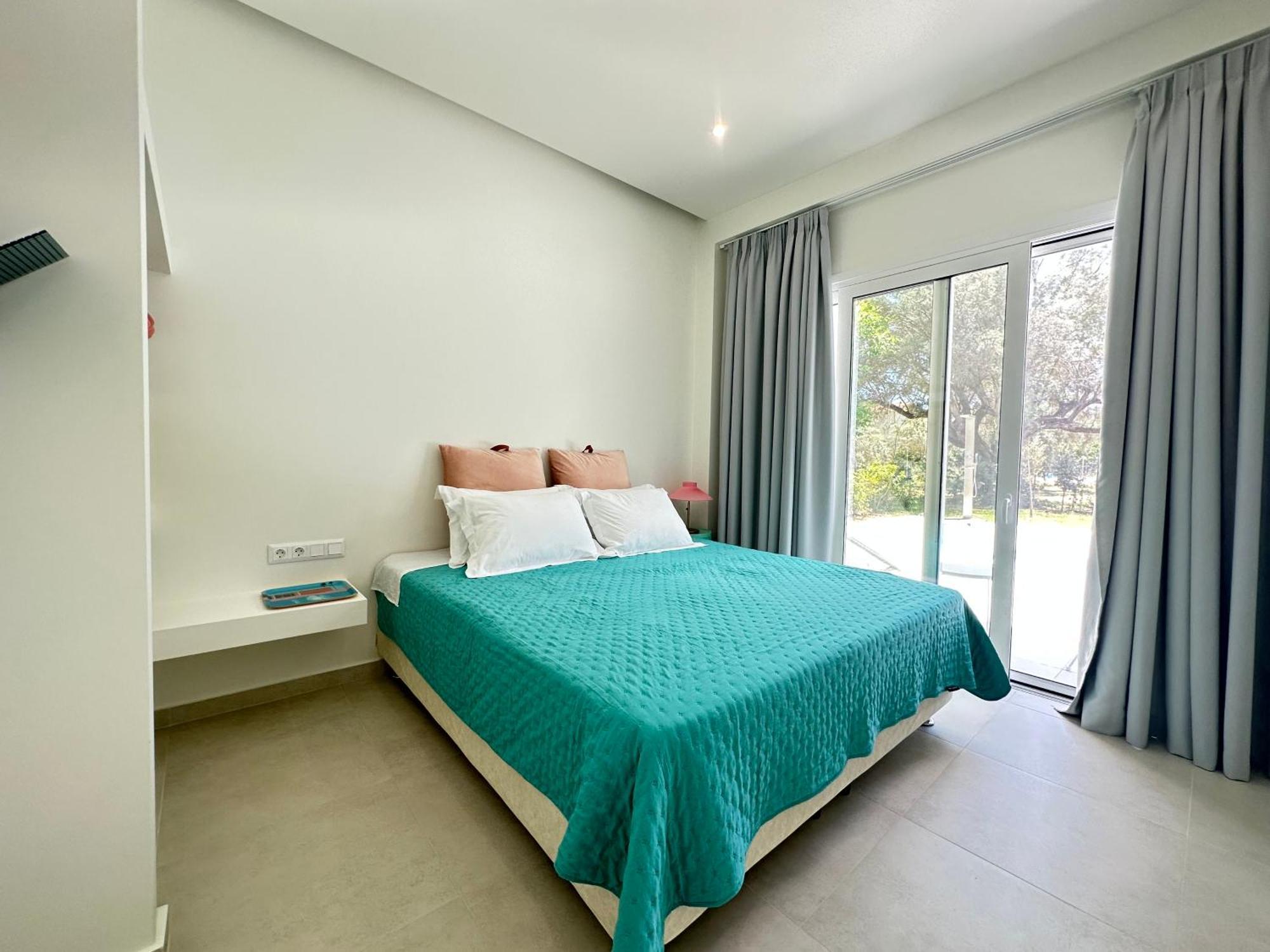 Splash Suites With Private Pools 尼基亚娜 外观 照片