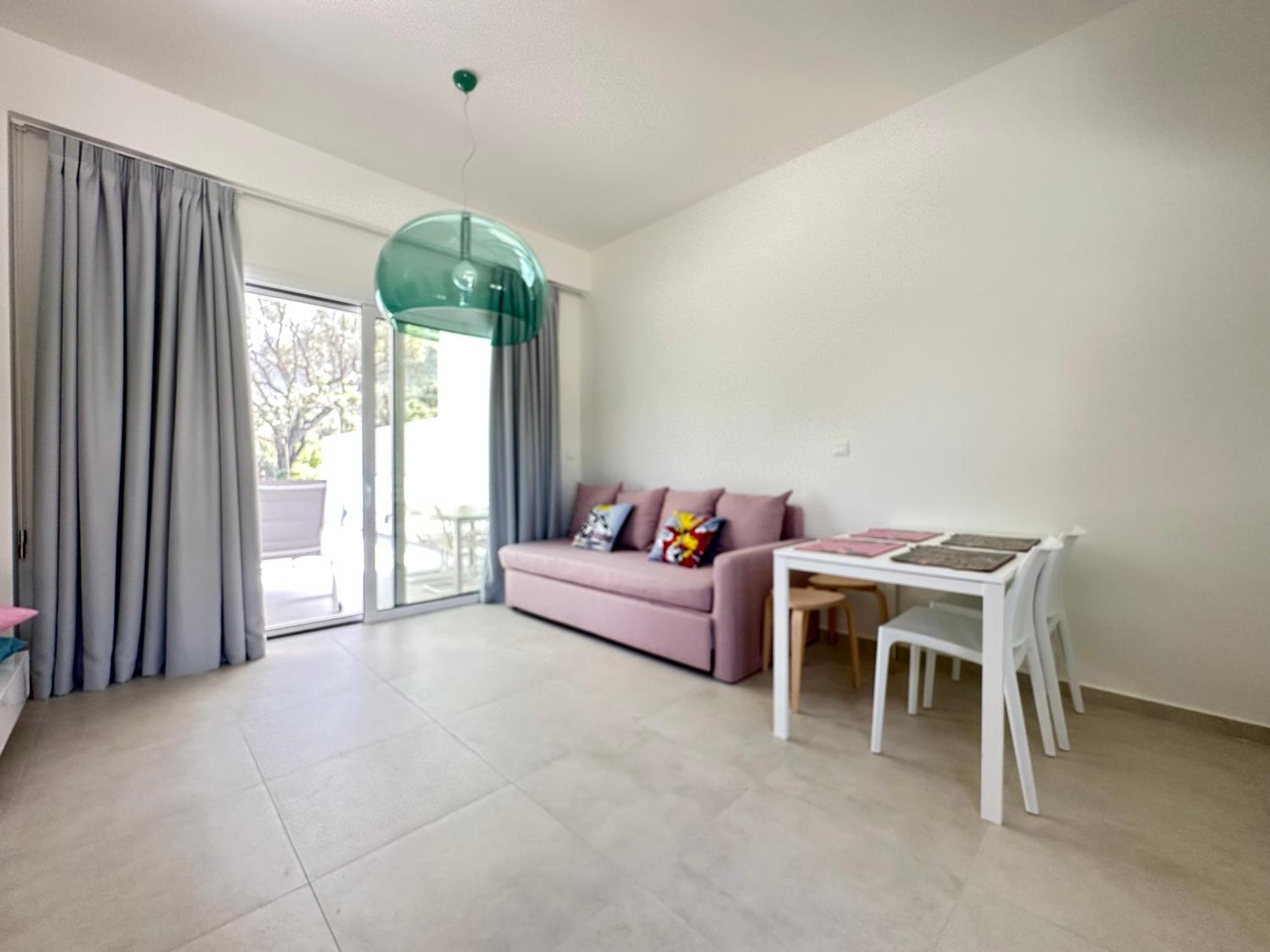 Splash Suites With Private Pools 尼基亚娜 外观 照片