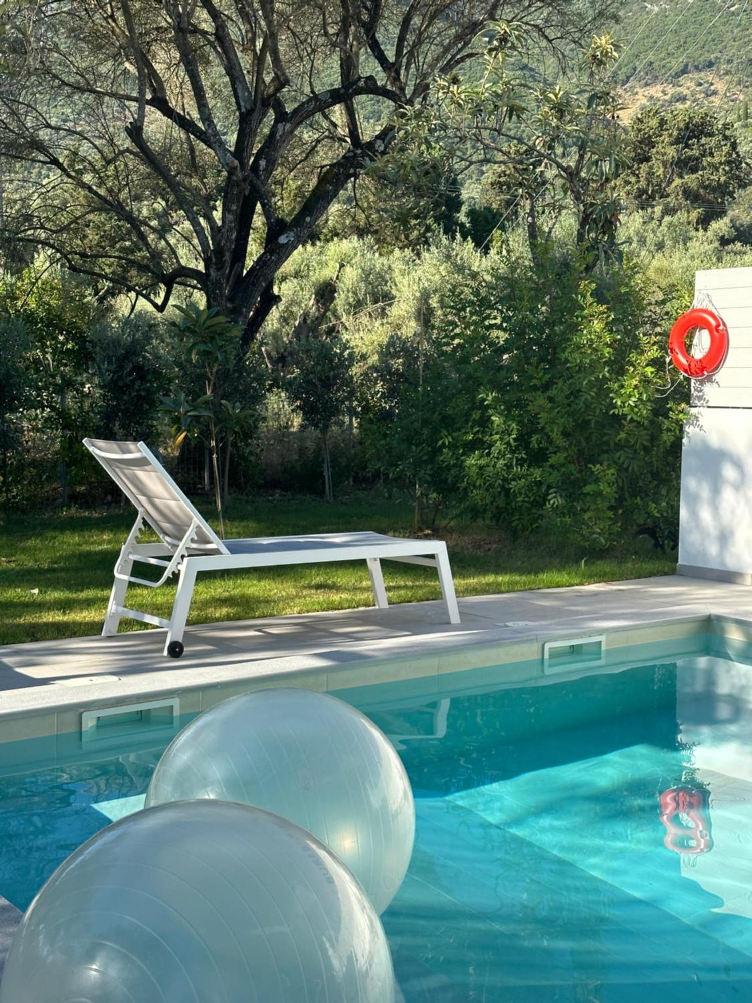 Splash Suites With Private Pools 尼基亚娜 外观 照片